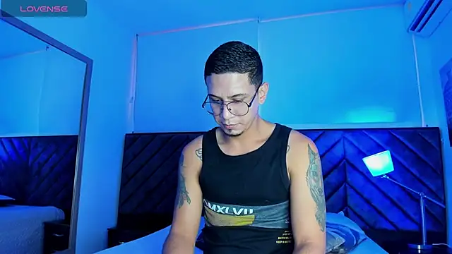 Snapshot of JoshMillerr_ chatting on February 25, 6:09 pm JoshMillerr online show from February 25, 6:09 pm