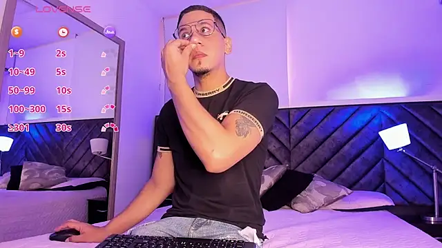 Snapshot of JoshMillerr_ chatting on February 27, 3:59 pm JoshMillerr online show from February 27, 3:59 pm