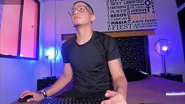 Snapshot of JoshMillerr_ chatting on March 9, 7:37 pm JoshMillerr online show from March 9, 7:37 pm