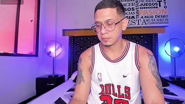 Snapshot of JoshMillerr_ chatting on March 10, 8:01 pm JoshMillerr online show from March 10, 8:01 pm