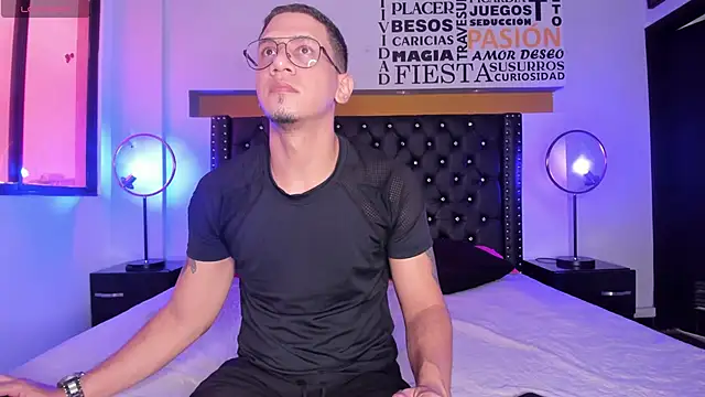 Snapshot of JoshMillerr_ chatting on March 15, 7:59 pm JoshMillerr online show from March 15, 7:59 pm