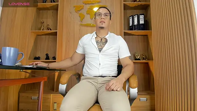 JoshMillerr  online show from June 17, 4:08 pm