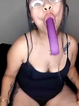 ineliveca online show from January 3, 4:33 am