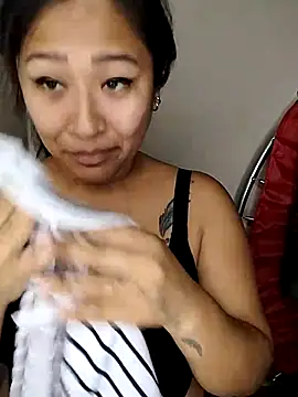 ineliveca online show from January 29, 8:25 pm