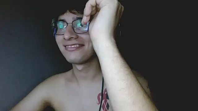 Snapshot of Charley_quin chatting on September 25, 2:37 am Charley quin online show from September 25, 2:37 am