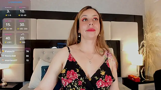Snapshot of CarlaRossi_ chatting on January 25, 1:43 am CarlaRossi online show from January 25, 1:43 am