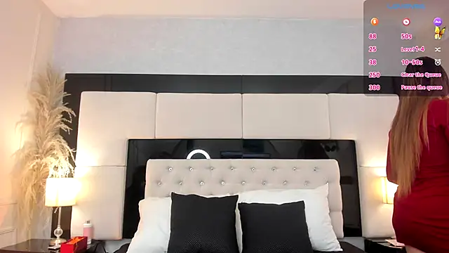 Snapshot of CarlaRossi_ chatting on October 1, 7:42 pm CarlaRossi online show from October 1, 7:42 pm