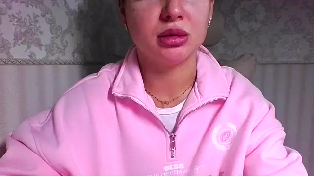 Snapshot of jennifer838 chatting on October 1, 8:20 am jennifer838 online show from October 1, 8:20 am