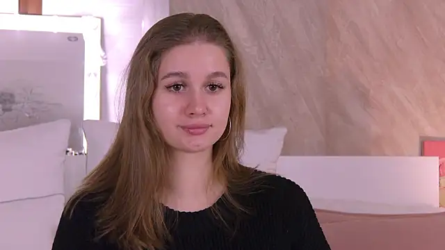 EllieHayes online show from November 17, 6:24 pm