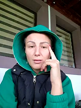 Snapshot of AudreyJoy chatting on October 2, 5:47 am AudreyJoy online show from October 2, 5:47 am