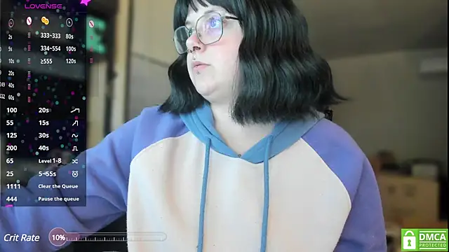 cute aggro gamer girl online show from December 13, 6:10 am