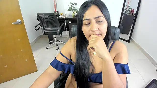 Adele Sweett online show from March 10, 7:29 pm