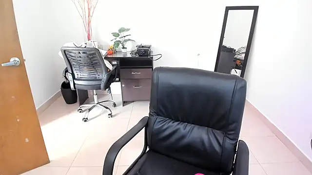 Adele Sweett online show from March 14, 7:23 pm