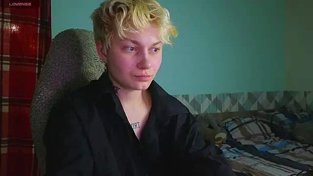 Snapshot of esajukyy chatting on December 14, 2:53 pm esajukyy online show from December 14, 2:53 pm