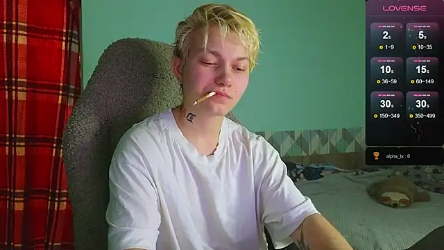 Snapshot of esajukyy chatting on December 17, 4:32 pm esajukyy online show from December 17, 4:32 pm