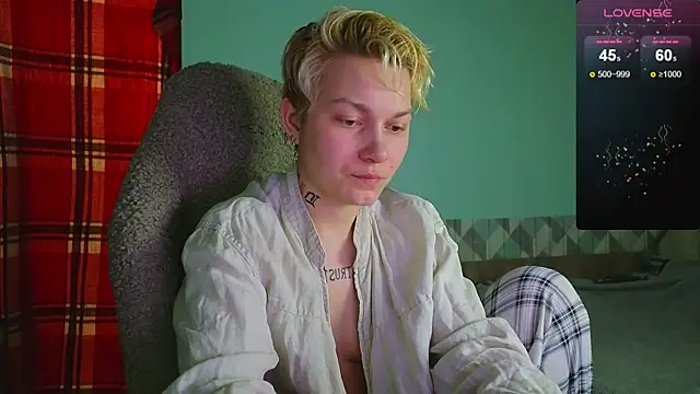 Snapshot of esajukyy chatting on December 19, 2:57 pm esajukyy online show from December 19, 2:57 pm