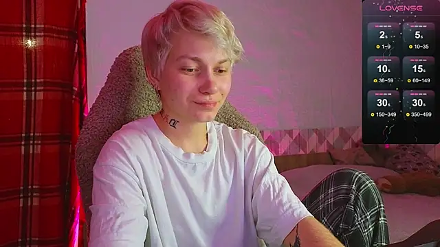 Snapshot of esajukyy chatting on December 27, 11:50 am esajukyy online show from December 27, 11:50 am