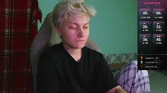 Snapshot of esajukyy chatting on December 30, 1:03 pm esajukyy online show from December 30, 1:03 pm