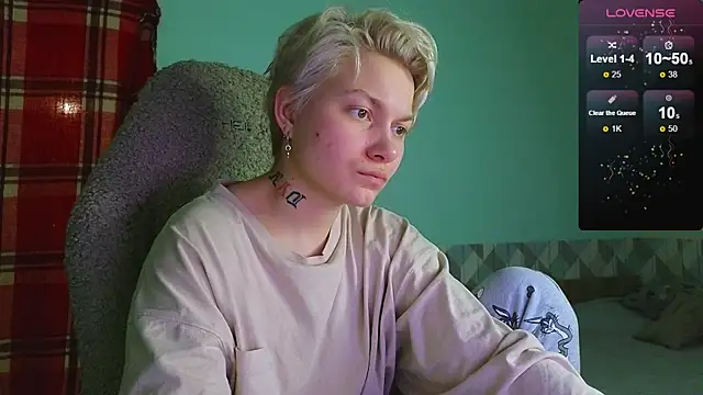 Snapshot of esajukyy chatting on January 2, 12:35 pm esajukyy online show from January 2, 12:35 pm