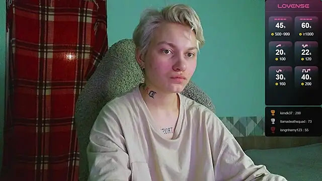 Snapshot of esajukyy chatting on January 2, 3:40 pm esajukyy online show from January 2, 3:40 pm