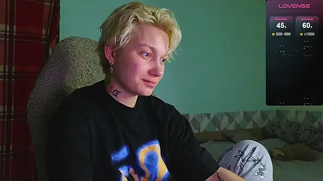 Snapshot of esajukyy chatting on January 14, 12:56 pm esajukyy online show from January 14, 12:56 pm