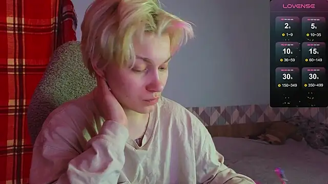 Snapshot of esajukyy chatting on January 23, 3:22 pm esajukyy online show from January 23, 3:22 pm