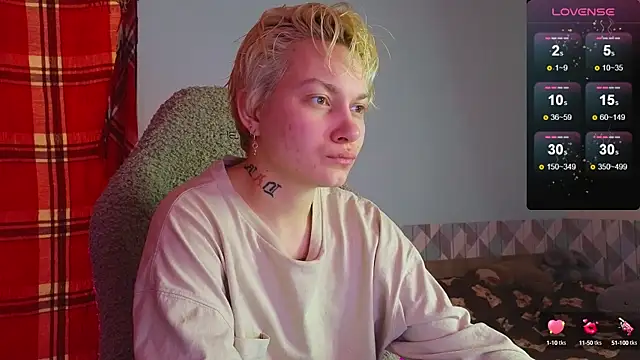 Snapshot of esajukyy chatting on January 25, 1:52 pm esajukyy online show from January 25, 1:52 pm