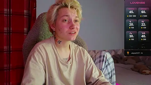 Snapshot of esajukyy chatting on February 10, 1:44 pm esajukyy online show from February 10, 1:44 pm