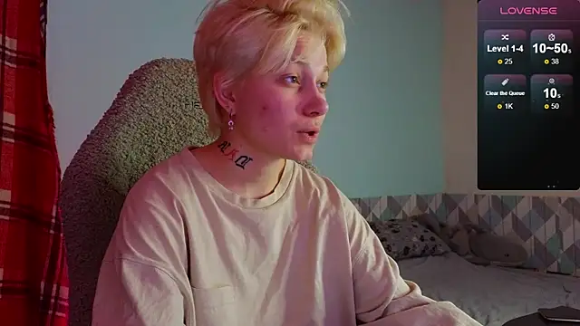 Snapshot of esajukyy chatting on February 25, 3:27 pm esajukyy online show from February 25, 3:27 pm