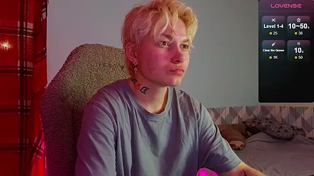 Snapshot of esajukyy chatting on February 28, 1:36 pm esajukyy online show from February 28, 1:36 pm