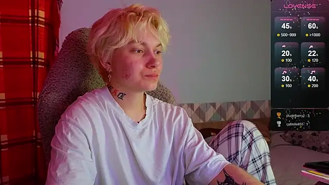 Snapshot of esajukyy chatting on March 1, 6:32 pm esajukyy online show from March 1, 6:32 pm