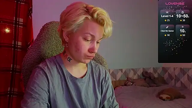 Snapshot of esajukyy chatting on March 6, 2:18 pm esajukyy online show from March 6, 2:18 pm