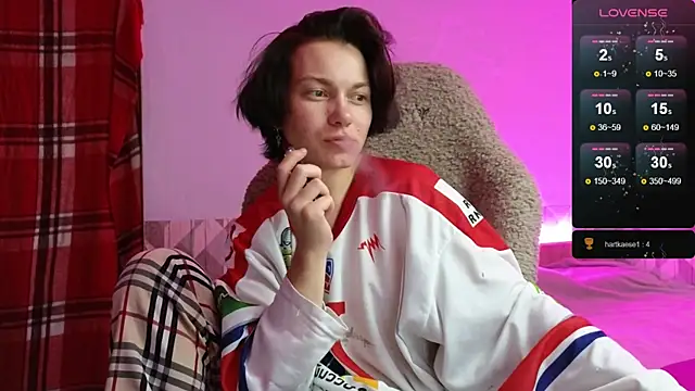 Snapshot of esajukyy chatting on September 10, 11:54 am esajukyy online show from September 10, 11:54 am