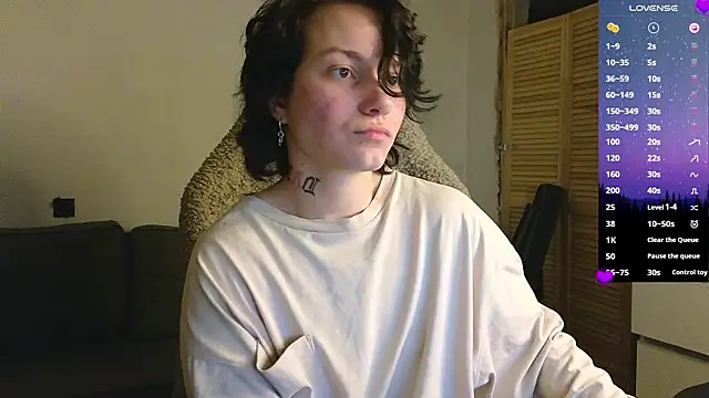 esajukyy online show from March 22, 1:25 pm