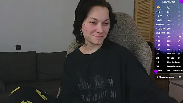 esajukyy online show from April 21, 3:07 pm