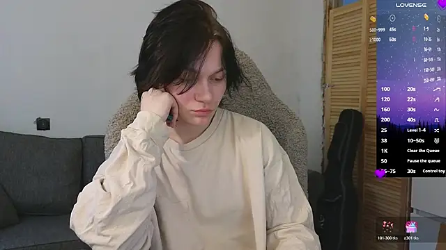 esajukyy online show from April 22, 1:01 pm