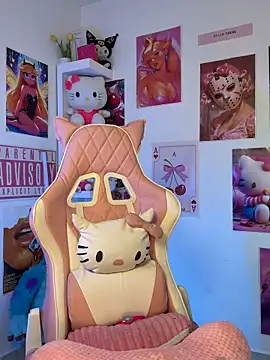 babylinsie online show from April 18, 6:28 am