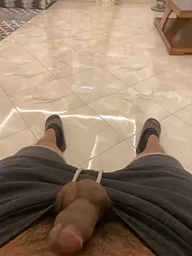 Snapshot of Lahcene chatting on December 20, 9:33 pm Lahcene online show from December 20, 9:33 pm