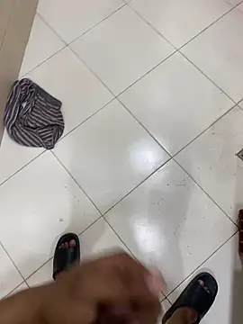 Snapshot of Lahcene chatting on February 11, 2:44 pm Lahcene online show from February 11, 2:44 pm