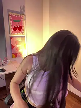 Snapshot of Melody_04 chatting on May 20, 1:34 am Melody 04 online show from May 20, 1:34 am