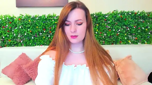 Snapshot of liya_gorgeous chatting on December 14, 3:47 pm liya gorgeous online show from December 14, 3:47 pm