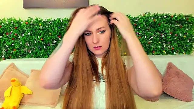 Snapshot of liya_gorgeous chatting on December 19, 2:24 pm liya gorgeous online show from December 19, 2:24 pm