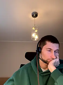 Snapshot of HotUkraine chatting on December 9, 11:26 am HotUkraine online show from December 9, 11:26 am