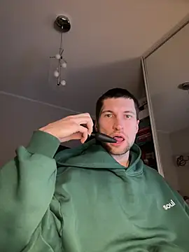 Snapshot of HotUkraine chatting on December 9, 2:28 pm HotUkraine online show from December 9, 2:28 pm