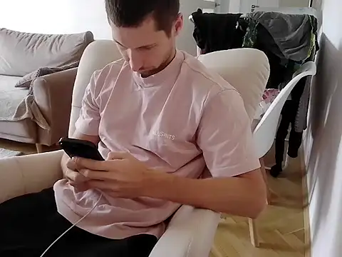 Snapshot of HotUkraine chatting on September 12, 7:19 am HotUkraine online show from September 12, 7:19 am