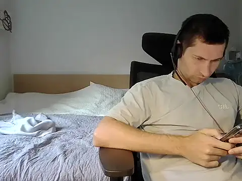 Snapshot of HotUkraine chatting on September 23, 7:33 am HotUkraine online show from September 23, 7:33 am