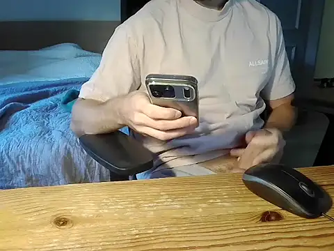 Snapshot of HotUkraine chatting on October 3, 6:54 am HotUkraine online show from October 3, 6:54 am