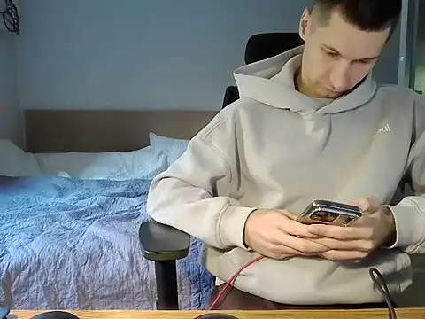 Snapshot of HotUkraine chatting on October 13, 9:53 am HotUkraine online show from October 13, 9:53 am