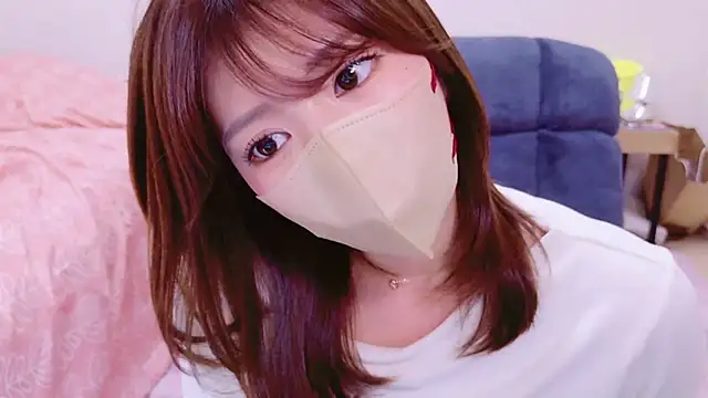 Snapshot of Runarunapi chatting on October 19, 2:18 pm Runarunapi online show from October 19, 2:18 pm