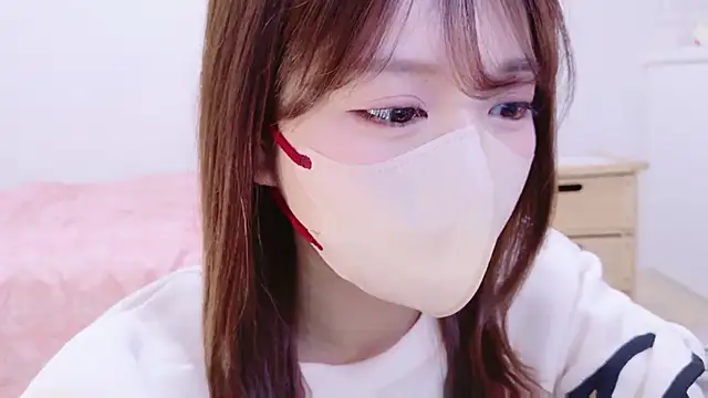 Snapshot of Runarunapi chatting on November 10, 2:10 am Runarunapi online show from November 10, 2:10 am